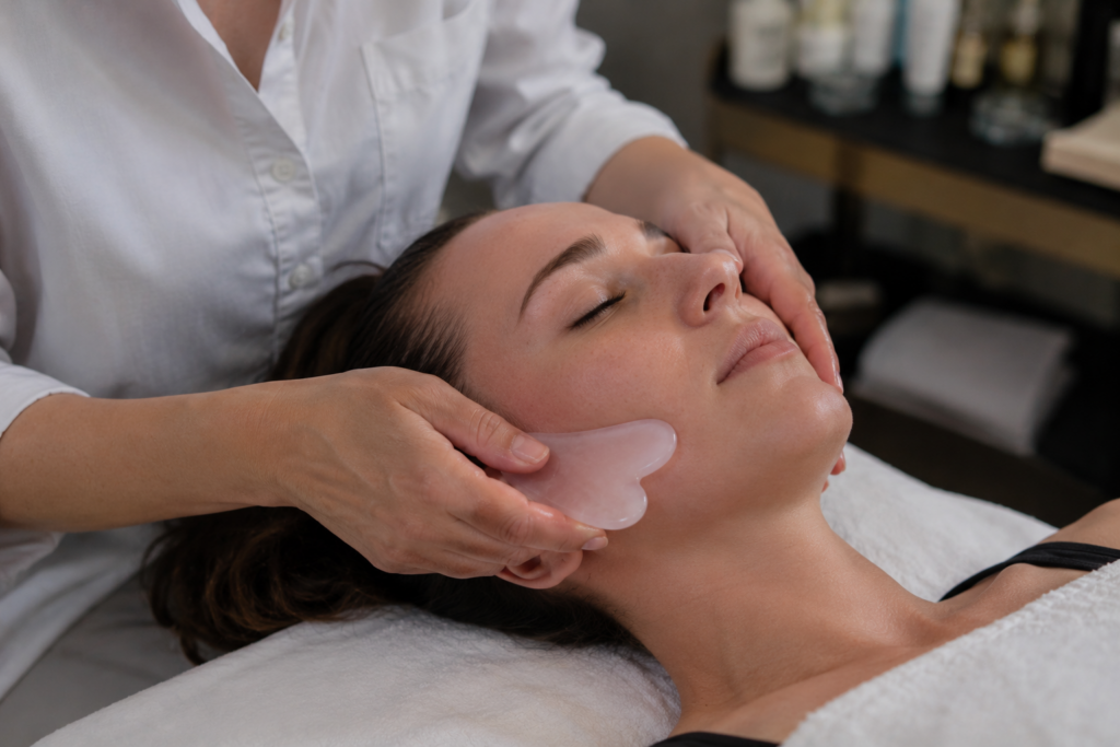 Gua sha visage lifting naturel